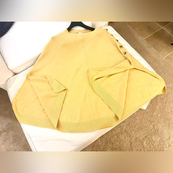 J. Jill NWOT Sweater Poncho Butter Yellow Button Detail One Size Fits All - Picture 5 of 7